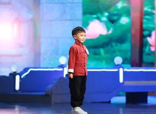 王恒屹的《朝代歌》歌词是什么？