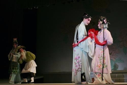 “万花丛中过，片叶不沾身”是什么来自意思？