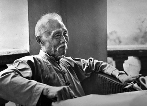 《红星照耀中国》中一家被灭66口人,让斯诺懂得阶级斗争的红色窑工(),人生五十始的教育委员()。