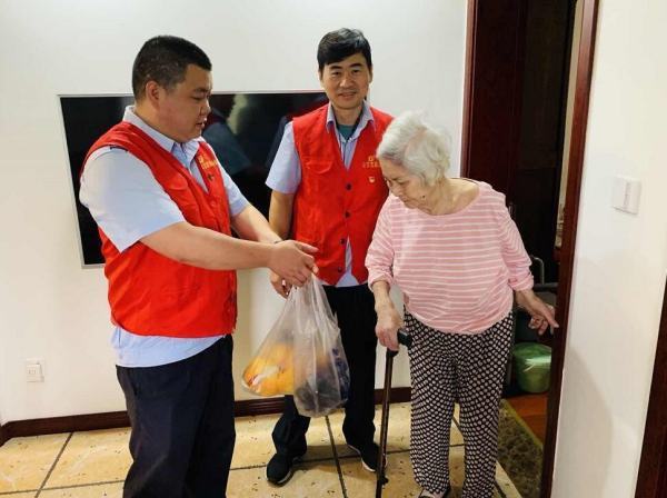 慰问孤寡老来自人活动内容怎么写？