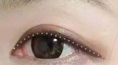 美瞳线甚于联而己击和眼线的区别