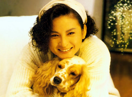歌词示“女人，总是一往情深，总来自是为情所困，总是……”女生唱的，是什么歌啊？