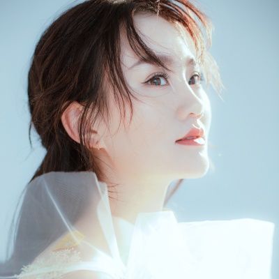 歌手二小姐真名叫什么？