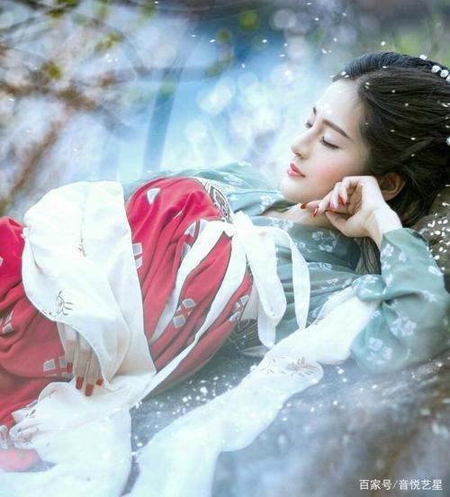 谁有伊格赛听的《谪仙》mp3，给我一个，谢谢