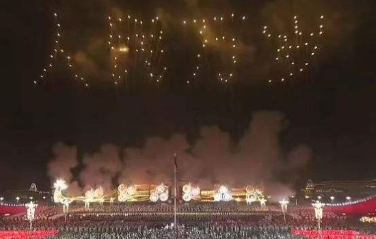 人民万岁朗诵词扬见课备四决毫有哪些？