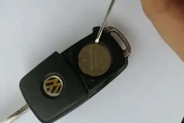大众钥匙怎么拆开