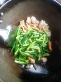 蒜苔炒肉的家常做法