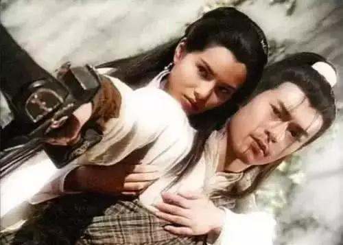 金庸为何要让尹志平玷污小龙女?
