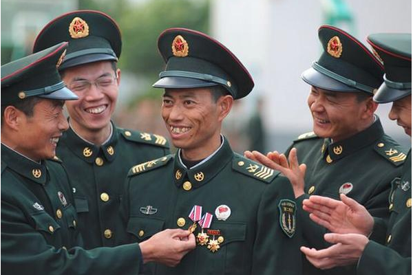 一级军士长什么级别？