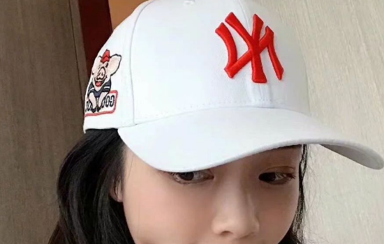写着ny的衣服是什么牌子?