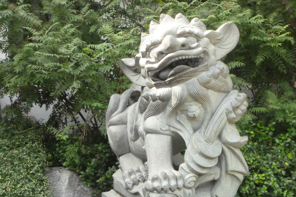 古代宫殿大门前成对的石狮,一般是雌还是雄?