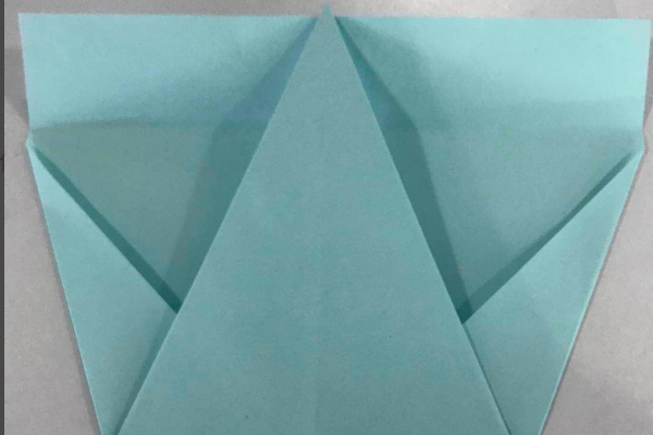 不落的纸飞机折法