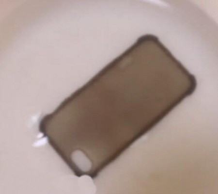 透明硅胶手机壳发黄怎么变白？