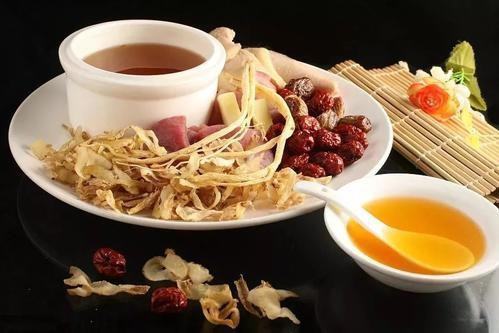 黄芪和当归一起泡水喝，能起什么作用